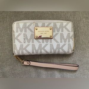 Michael Kors Wristlet